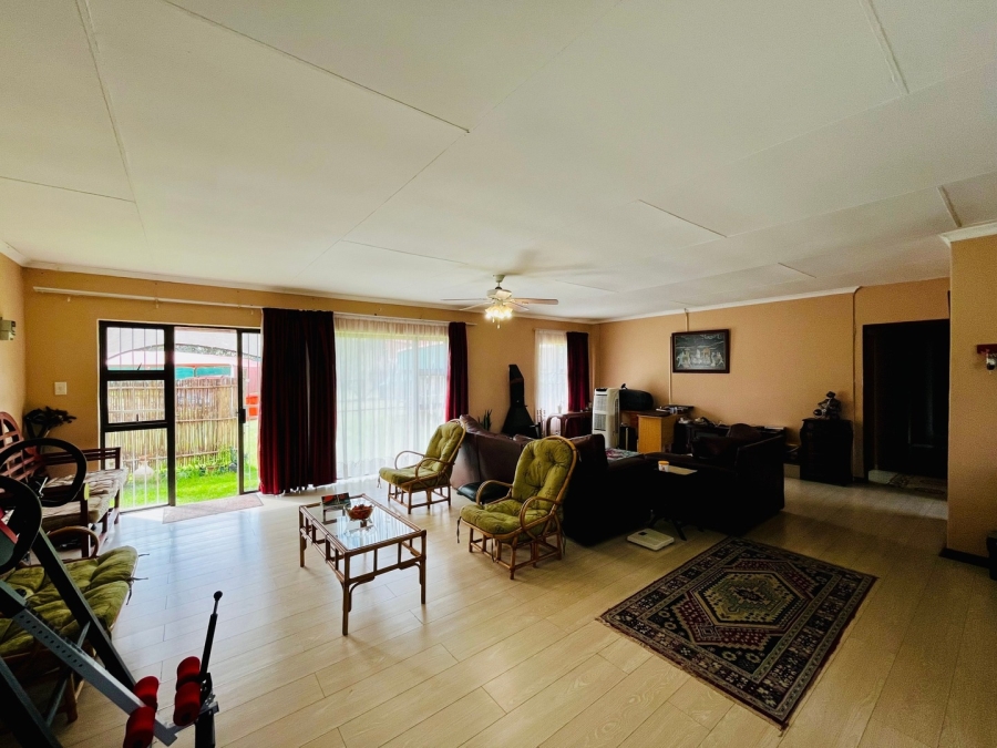 To Let 3 Bedroom Property for Rent in Bainsvlei Free State